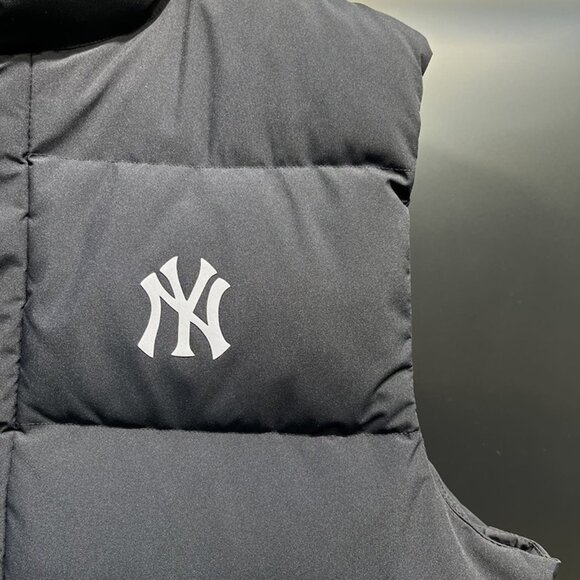 Black MLB Down Vest - Picture 4 of 8